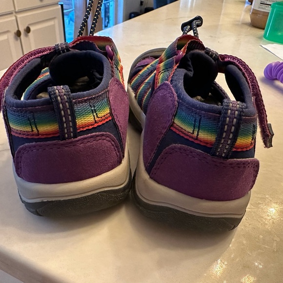 KEEN Newport H2 Purple Water Closed Toe Sandals with Rainbow Straps - Picture 5 of 8